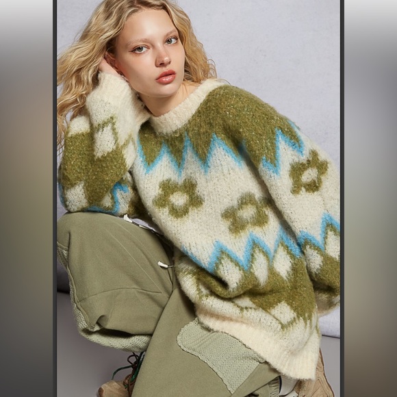 POL Women's Sweater in Olive and Blue - Picture 2 of 6